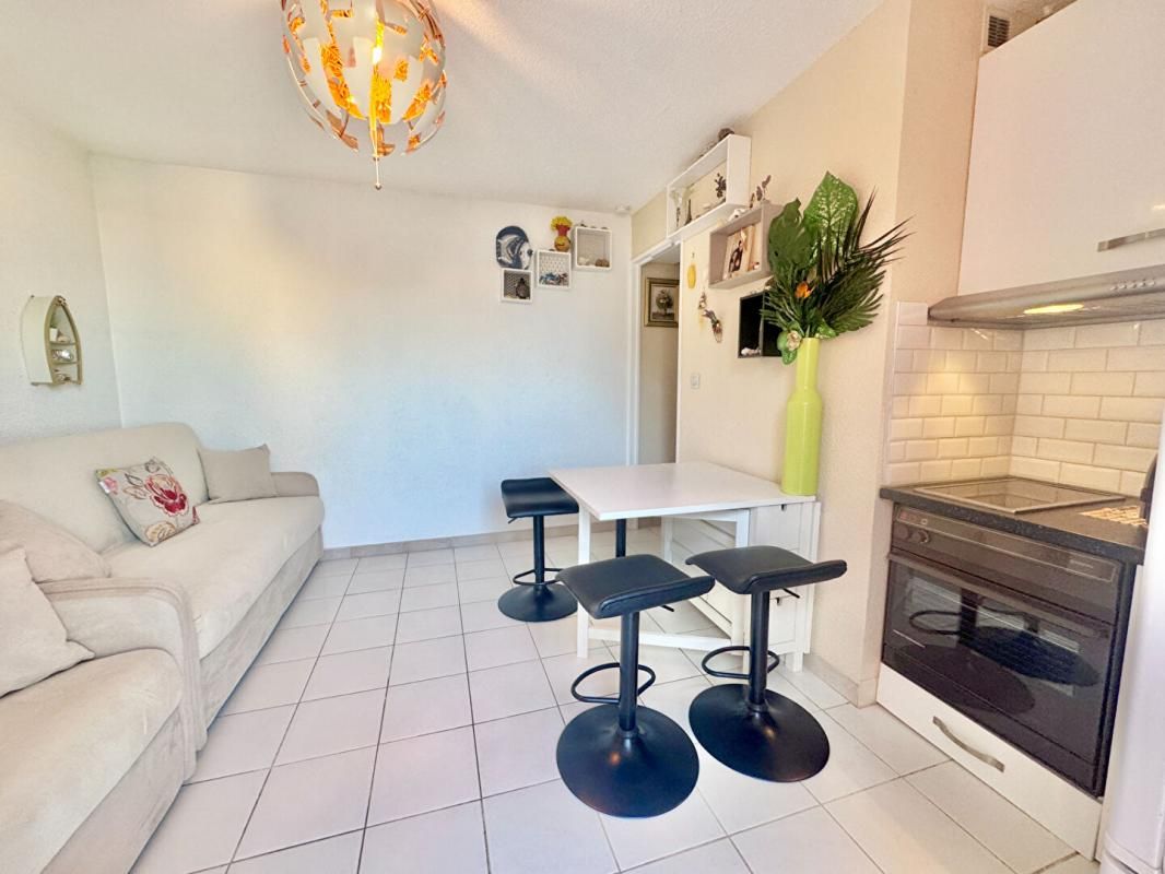 BORMES-LES-MIMOSAS Charmant Studio à vendre à Bormes-les-mimosas proche plage 1