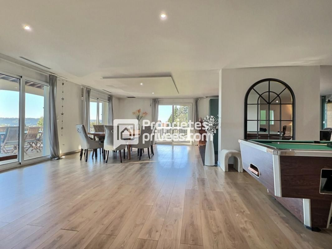 CHANCELADE Maison T9 avec 5/6 Ch. piscine et grande terrasse panoramique sur CHANCELADE (24650) 2