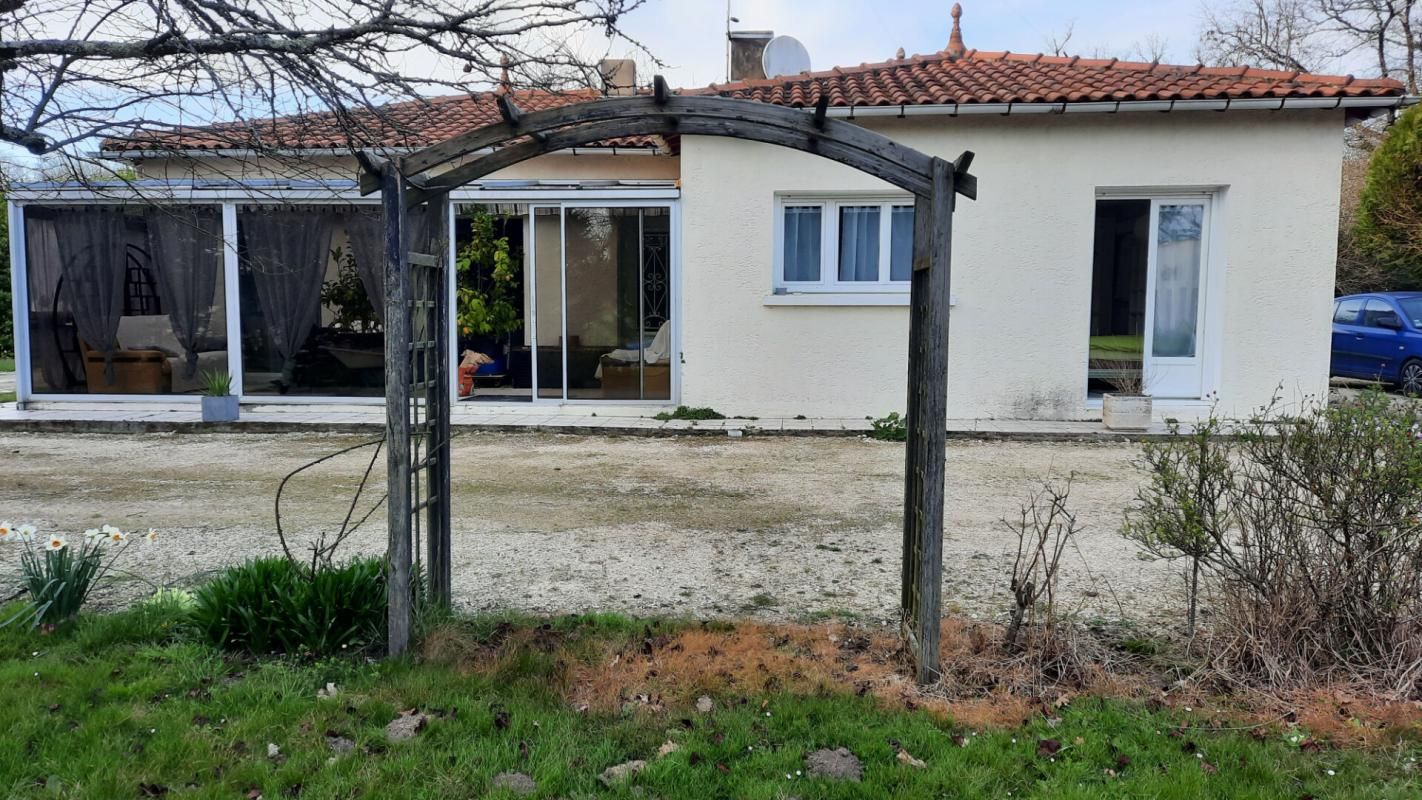 MIRAMBEAU Maison plain pied, 3 chambres, piscine 3