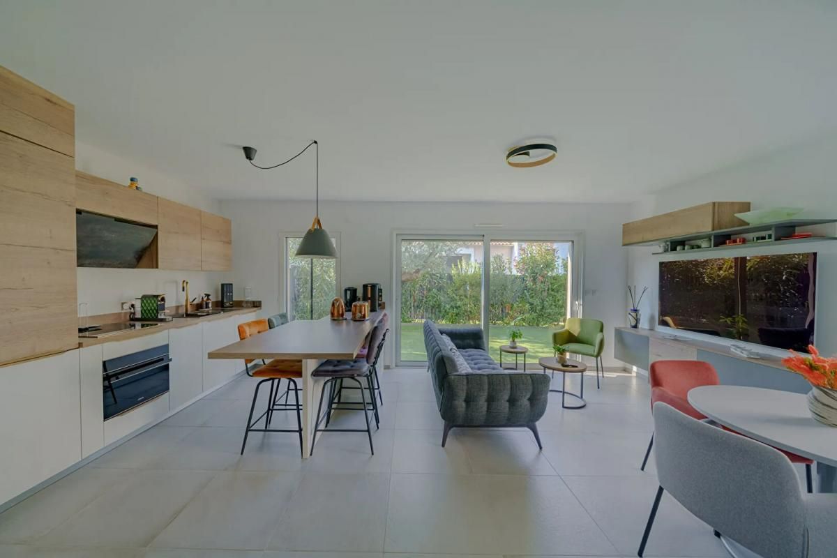 SANARY-SUR-MER Maison Sanary Sur Mer 4 pièce(s) 82 m2 4