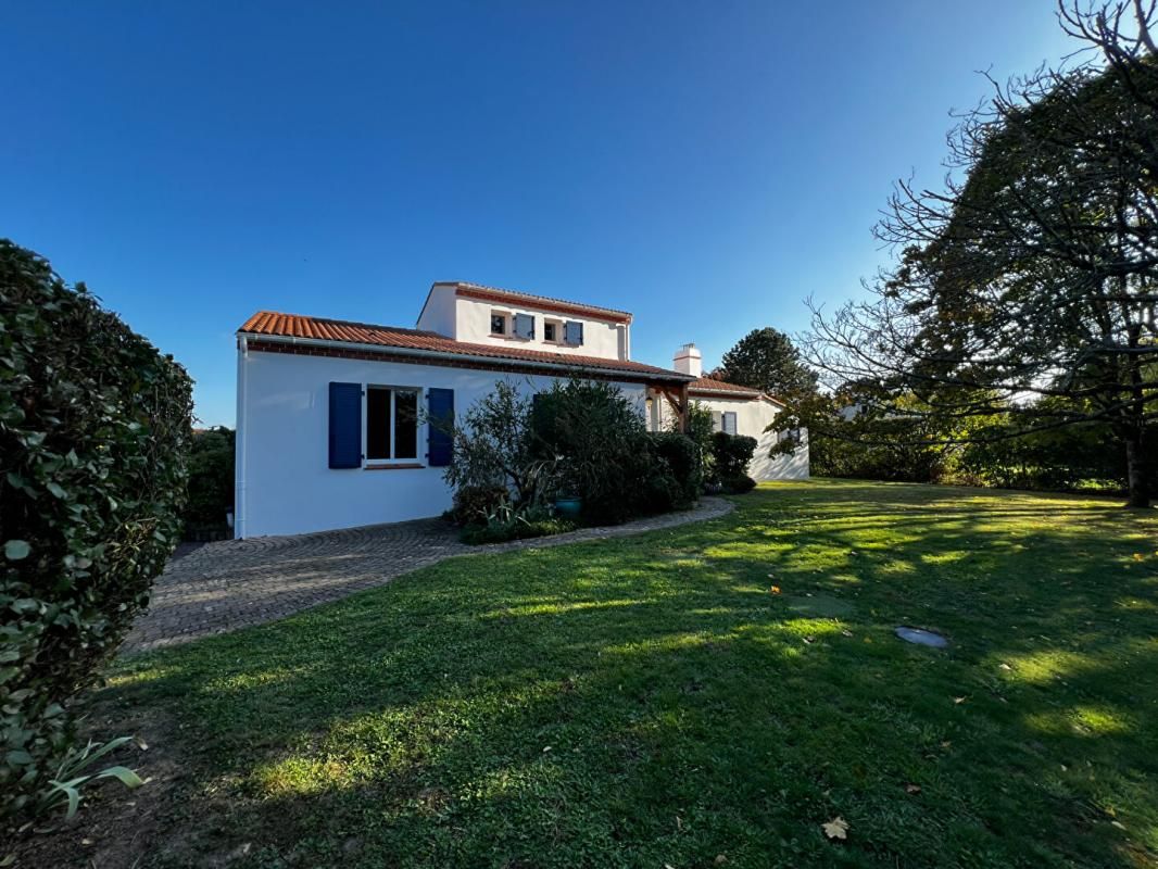 MONTAIGU Maison Montaigu Vendee 2