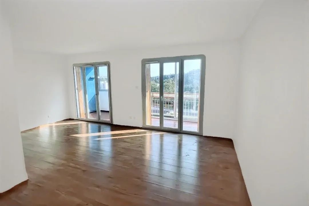 TOULON Appartement T3 lumineux  avec 2 grands balcons  -Toulon Est 2