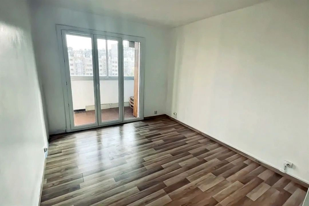 TOULON Appartement T3 lumineux  avec 2 grands balcons  -Toulon Est 3