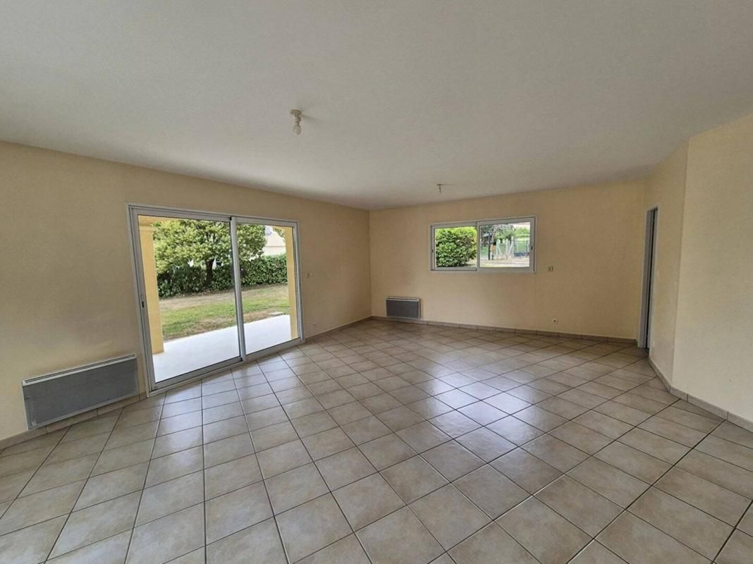 PAVIE Maison plain-pied T4 de 103m2 avec garage de 42m2 et terrain de 2200m2 2