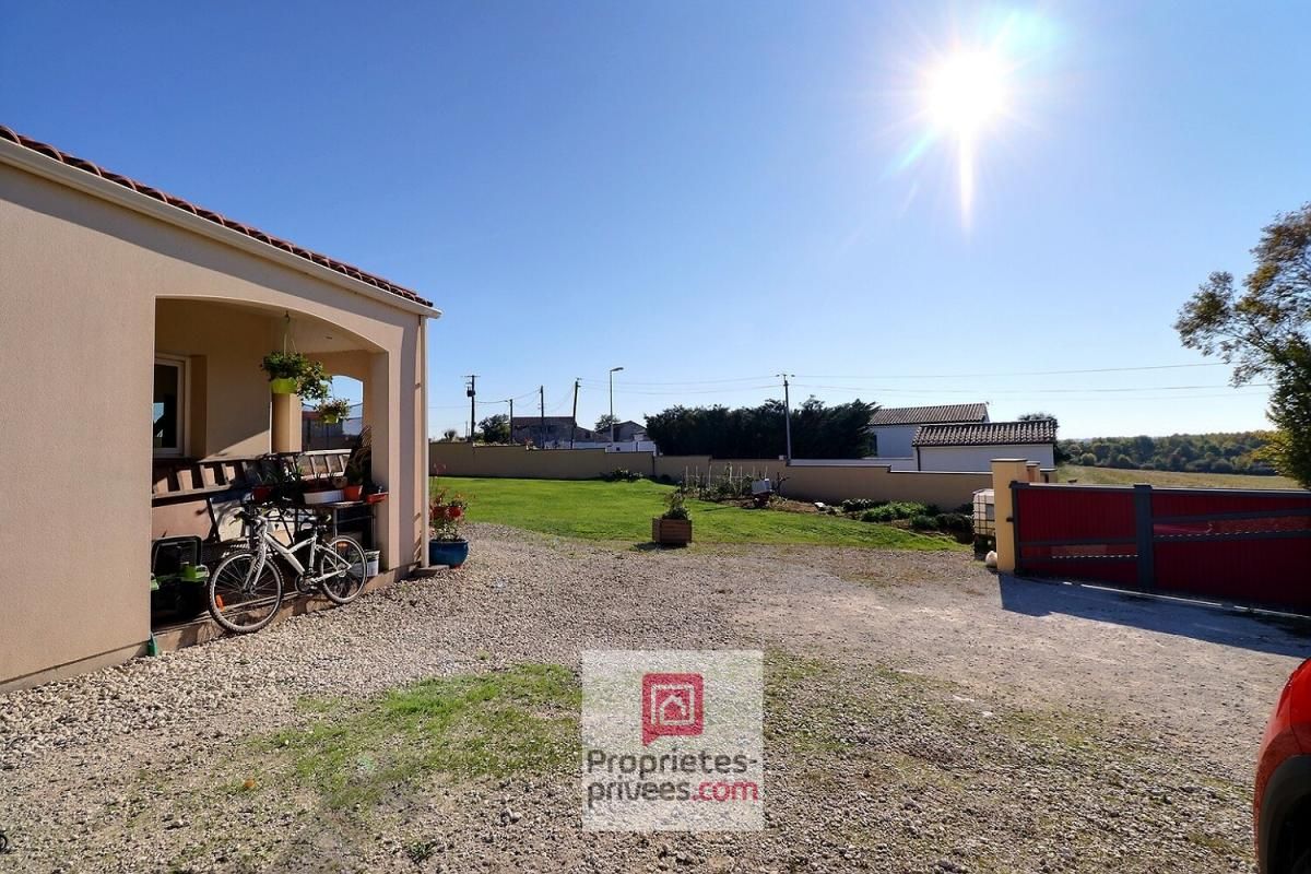 CHAMPDOLENT Spacieuse maison de plain-pied de 152m2 - 4 chambres garage attenant - grande parcelle de terrain 4