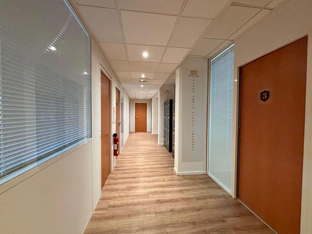 LYON-7E-ARRONDISSEMENT 69007 LYON - Vente Bureaux 326 m², rue de l université 3
