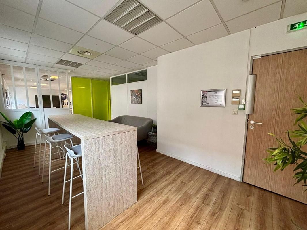 Vente Bureaux rue de l université Lyon 7ème
