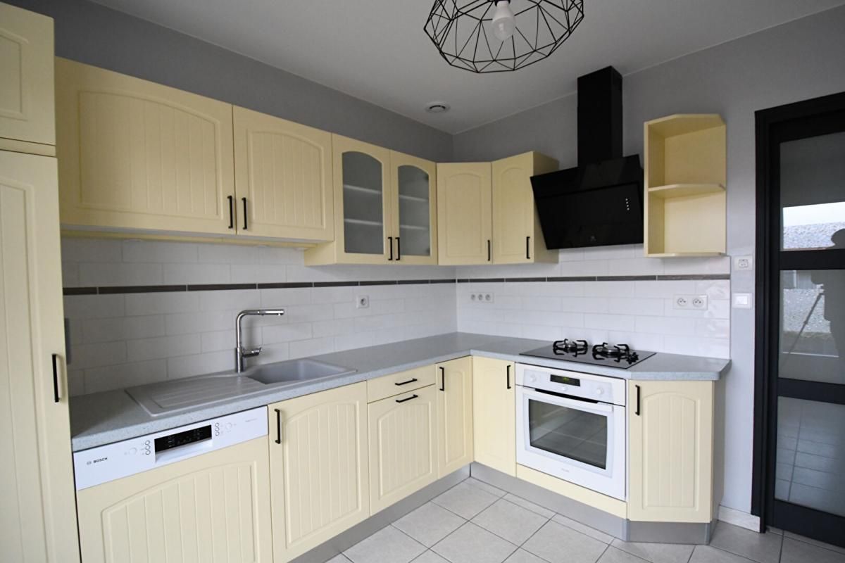 CLISSON Maison Clisson 4 pièces 78.39 M² . 2 Chs . T 307 M² . Garage . Terrasse 4