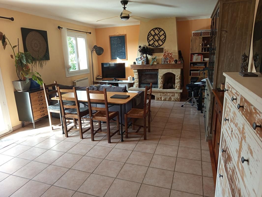 MONTSEGUR-SUR-LAUZON Villa plain pied 94m² sur terrain de 1200m² Montségur sur Lauzon 225 000HAI 2
