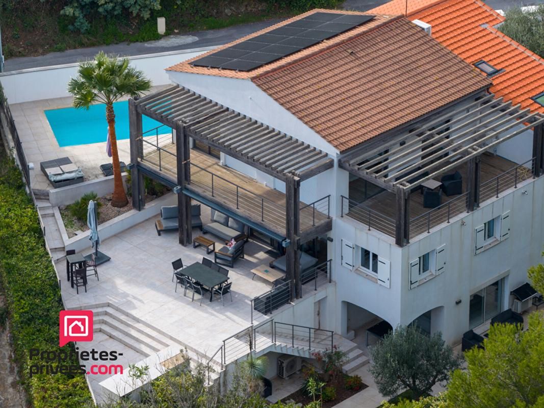 FREJUS Villa Saint Aygulf 9 pièces -255 m2- VUE MER- PISCINE- GARAGE 2