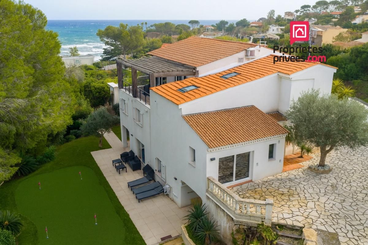 FREJUS Villa Saint Aygulf 9 pièces -255 m2- VUE MER- PISCINE- GARAGE 3
