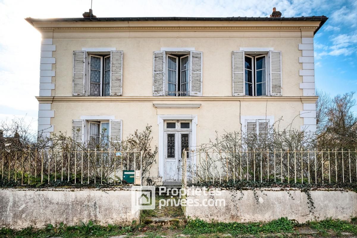FONTENAY-LES-BRIIS La maison bourgeoise à réhabiliter et sa grange en pierres 2