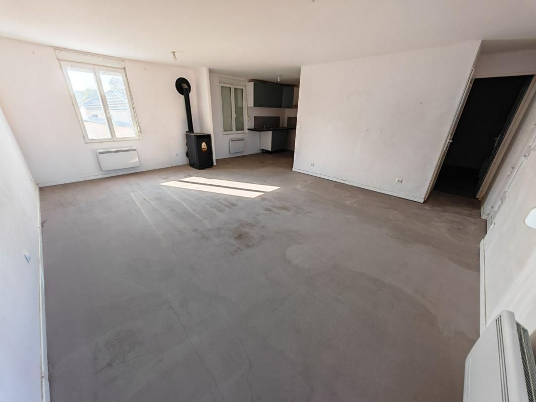 Le Poinçonnet, Maison habitable de suite, 3 chambres, 88 m2, garage et cours avant et arrière