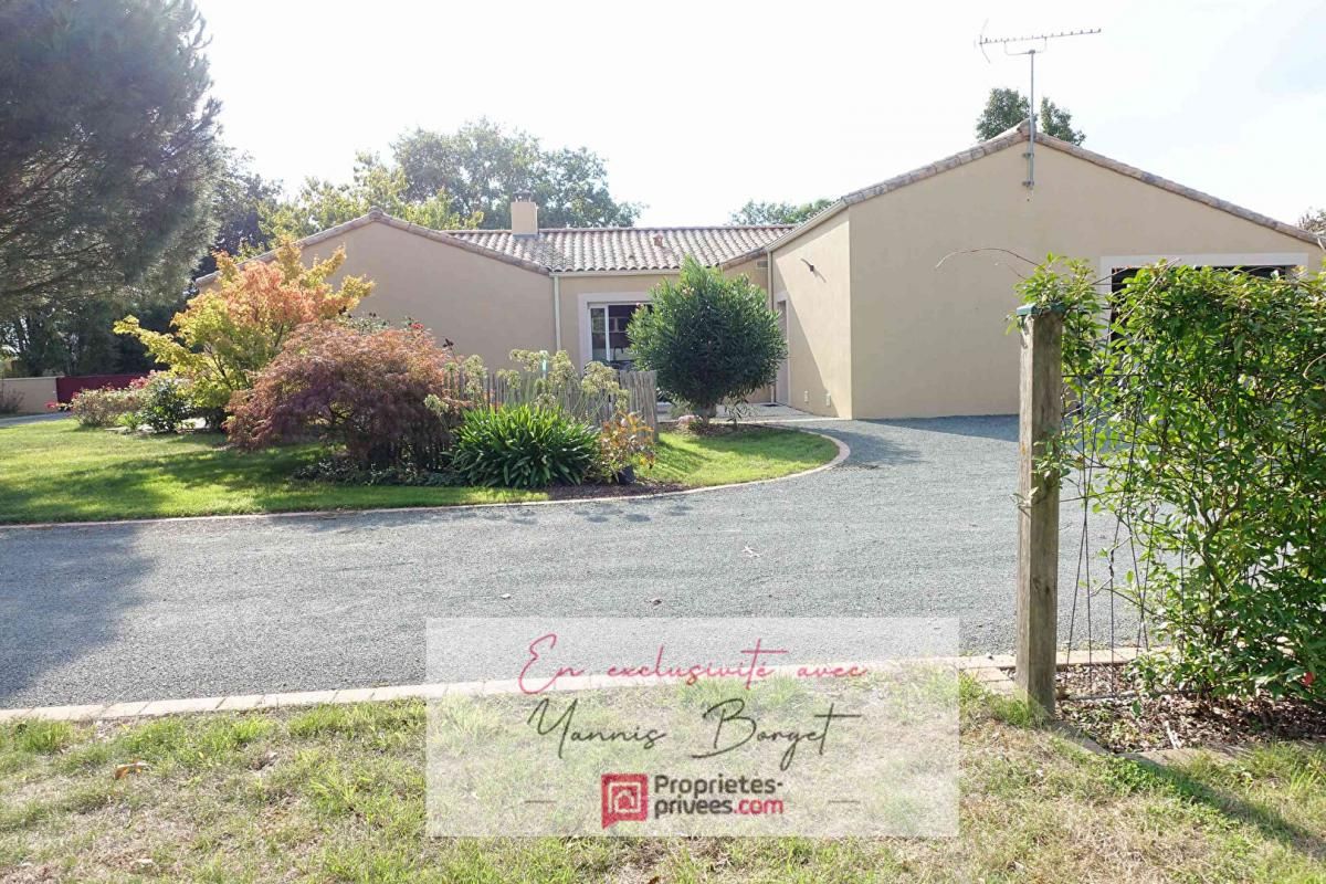 LA COPECHAGNIERE Maison de plain-pied de 138 m² - La Copechagnière (85260) 3