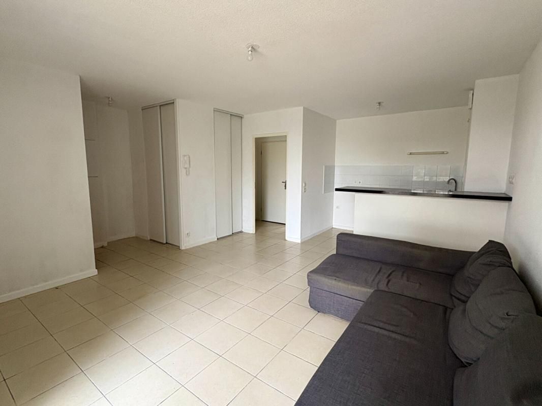 BORDEAUX Bordeaux Caudéran, Appartement 2 pièces RdC, 45,21 m2 Carrez, avec terrasse et parking 2