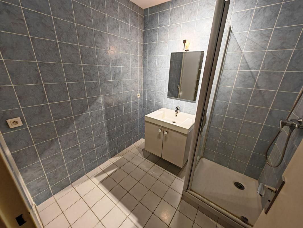 CHATEAUROUX Exclu : Appartement Châteauroux T2 de 52m2 avec loggia, parking, cave, rangements, habitable de suite 4
