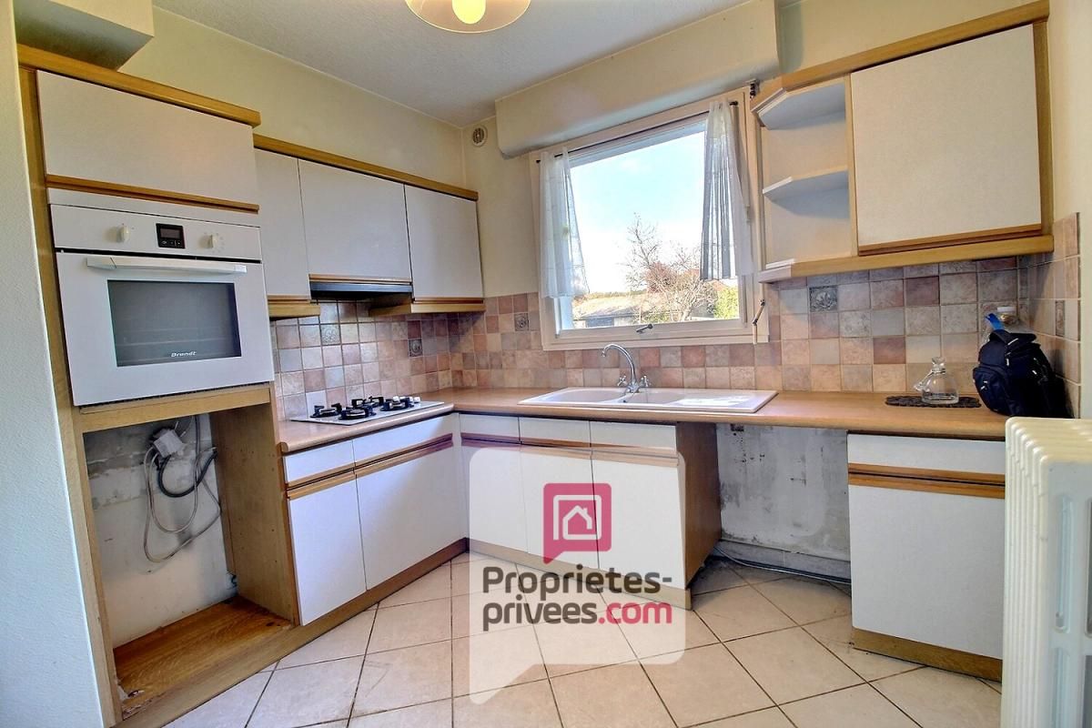 AMILLY A VENDRE secteur recherché MAISON FAMILIALE de 145 m2 - 5 CHAMBRES - VERANDA, TERRAIN CLOS 1156 m2 4