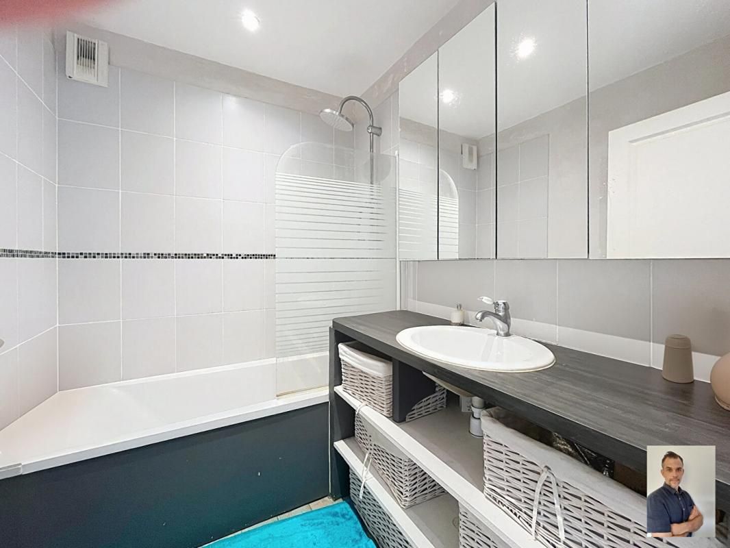 ROUGIERS Appartement Rougiers 4 pièce(s) 81 m2 2