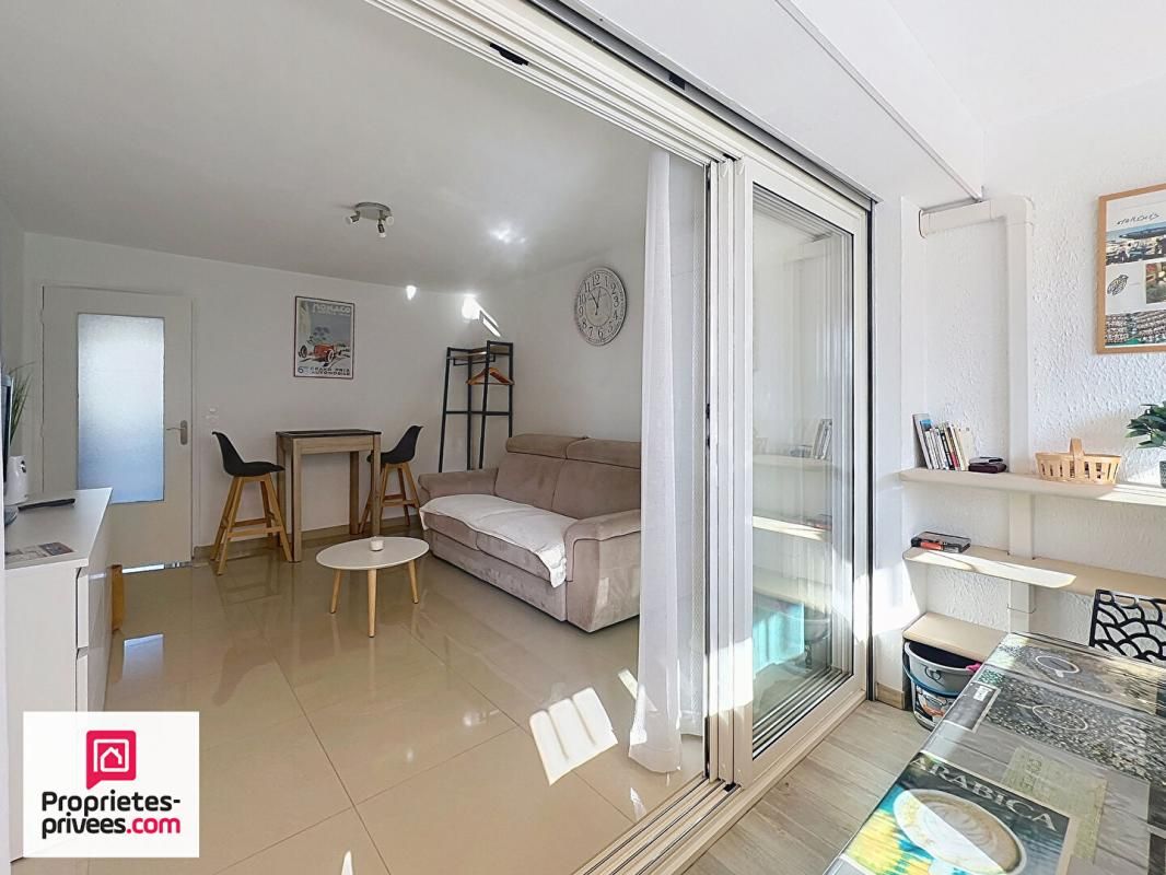 LE LAVANDOU LE LAVANDOU Appartement traversant rénové à 100 m de la plage 3