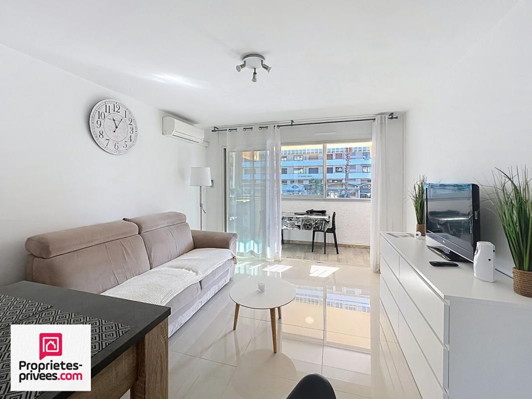 LE LAVANDOU LE LAVANDOU Appartement traversant rénové à 100 m de la plage 4