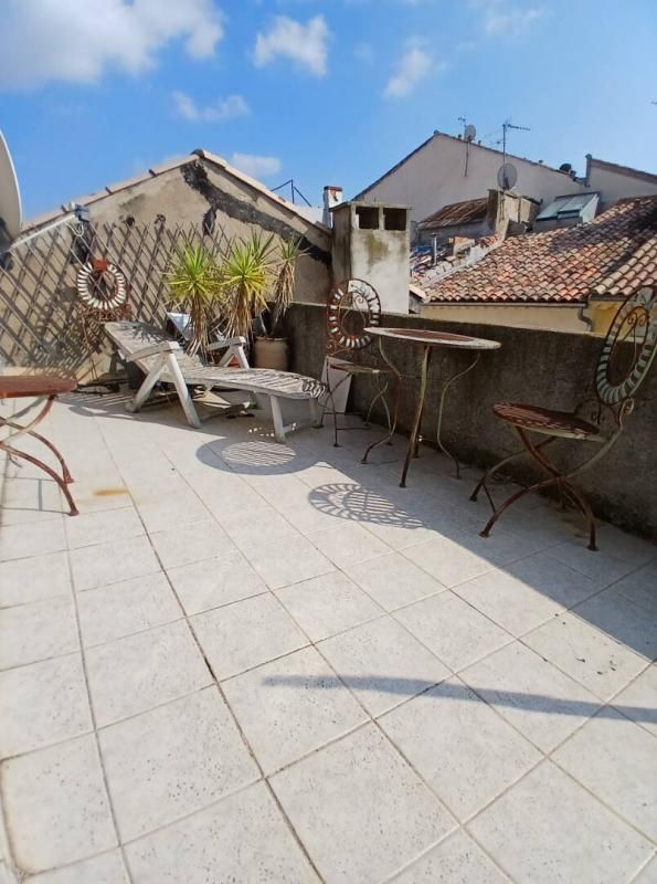 Exclusivité Maison de ville Béziers hôtel de ville. Local commercial, patio, terrasse