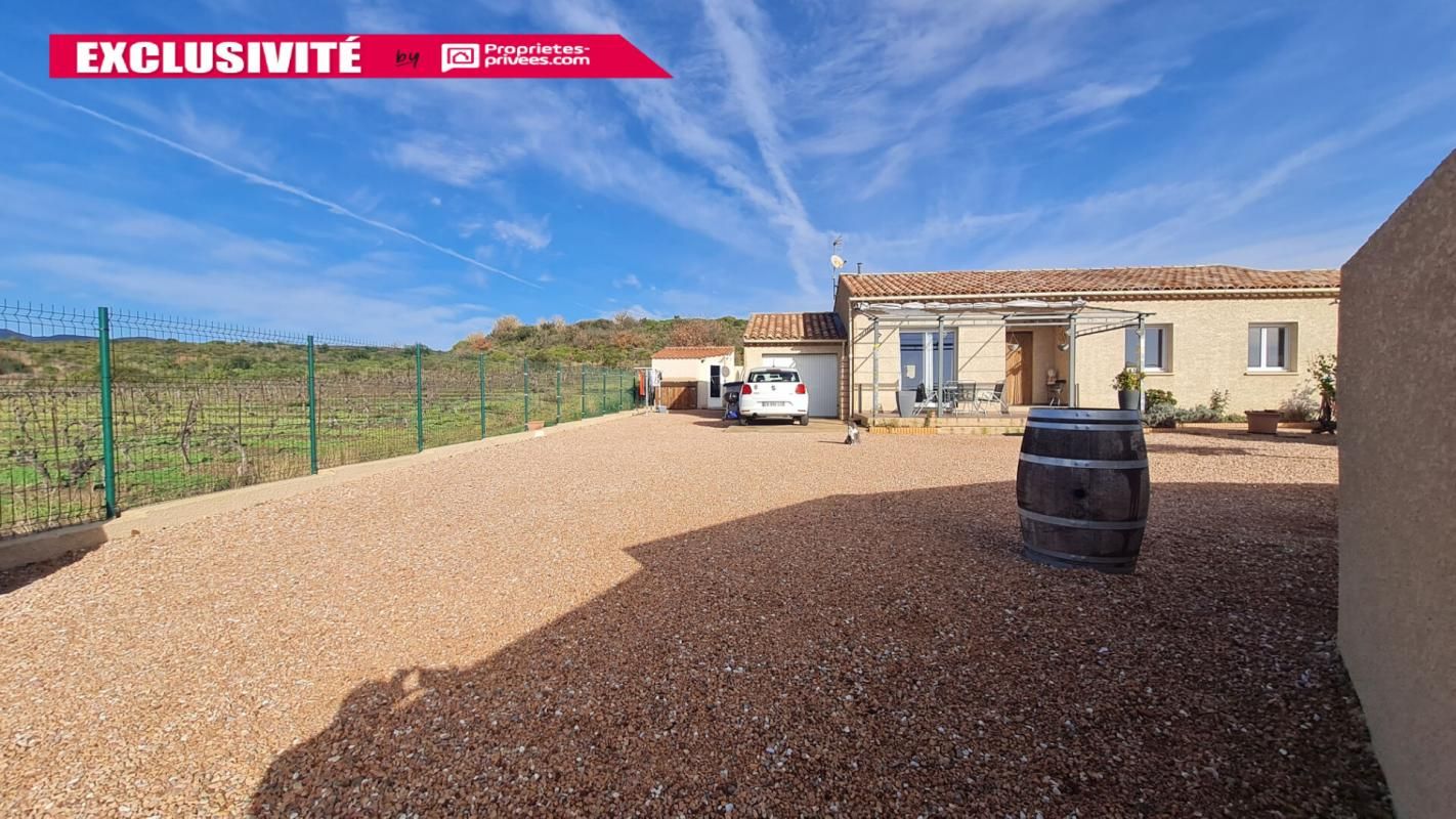 Villa type 4 de plain pied, 93m² habitables avec garage/piscine sur 744 m² de terrain
