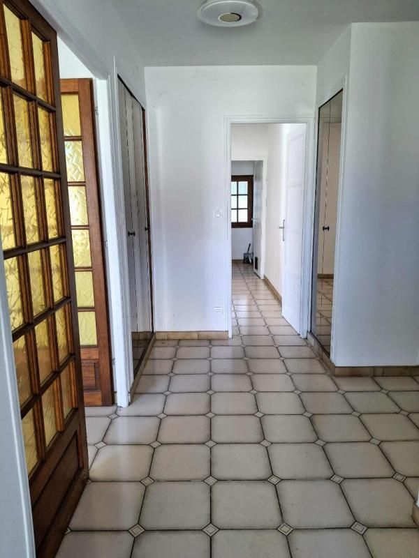 SAINT-ANDRE-DE-CUBZAC Maison rénovée avec dépendance, garage et grand terrain divisible ? plein centre de Saint-André-de-Cubzac (33240) 2