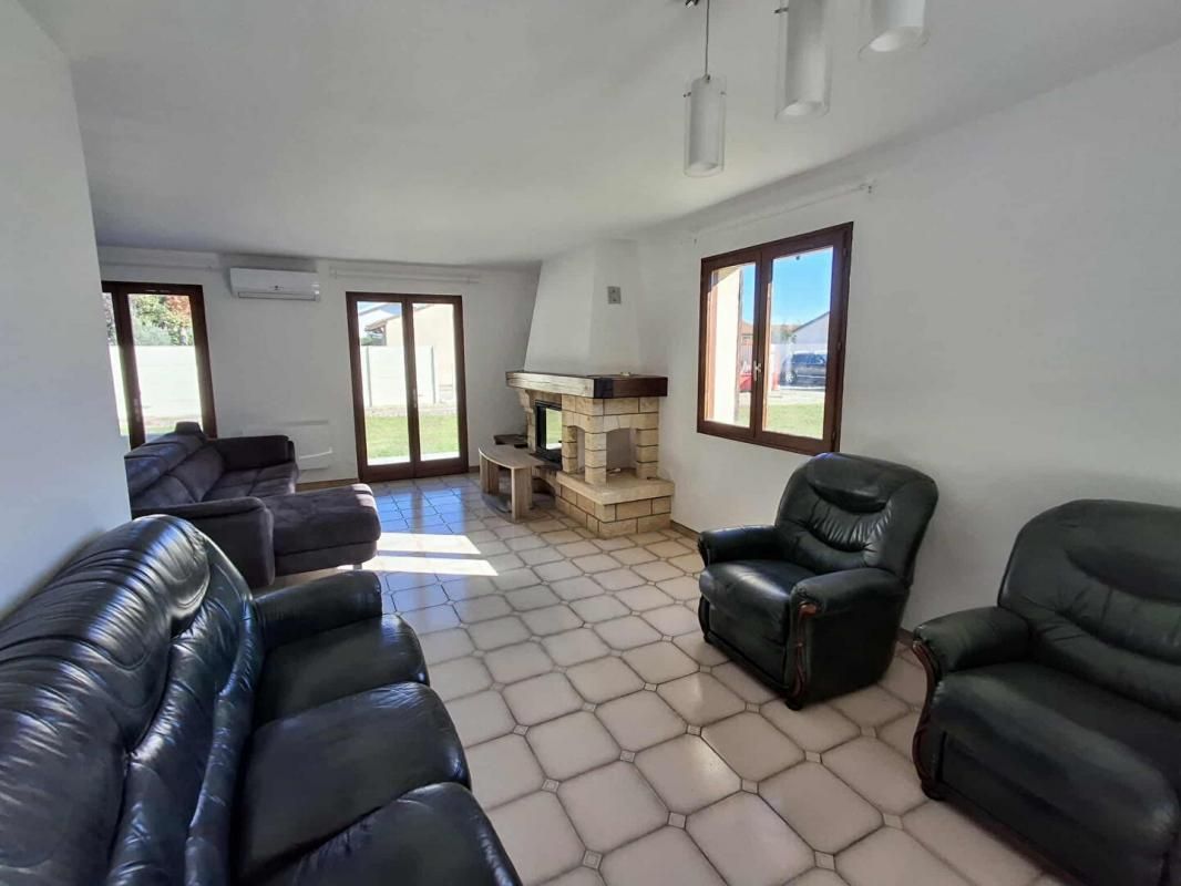 SAINT-ANDRE-DE-CUBZAC Maison rénovée avec dépendance, garage et grand terrain divisible ? plein centre de Saint-André-de-Cubzac (33240) 4