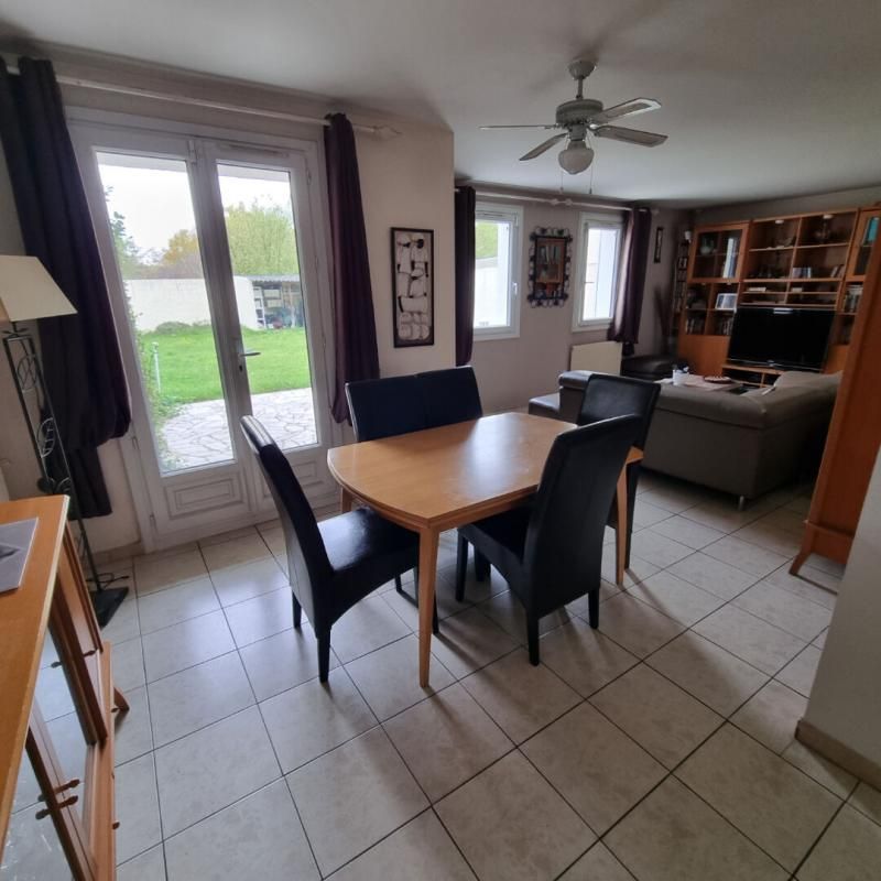 SEVRAN Proche gare Sevran-Livry RER B. Secteur LES SABLONS . Maison 6 chambres 3