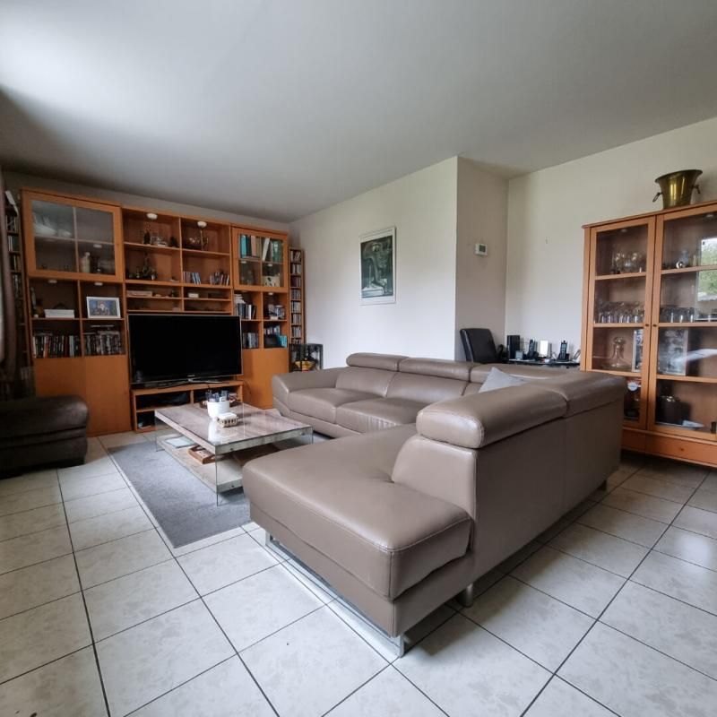 SEVRAN Proche gare Sevran-Livry RER B. Secteur LES SABLONS . Maison 6 chambres 4