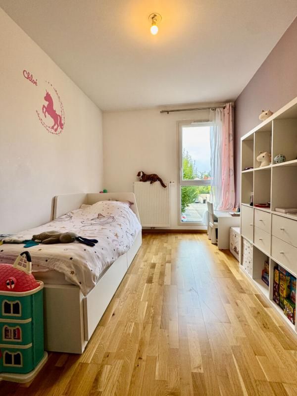 GENAS Appartement Genas 4 pièce(s) 82 m2 3