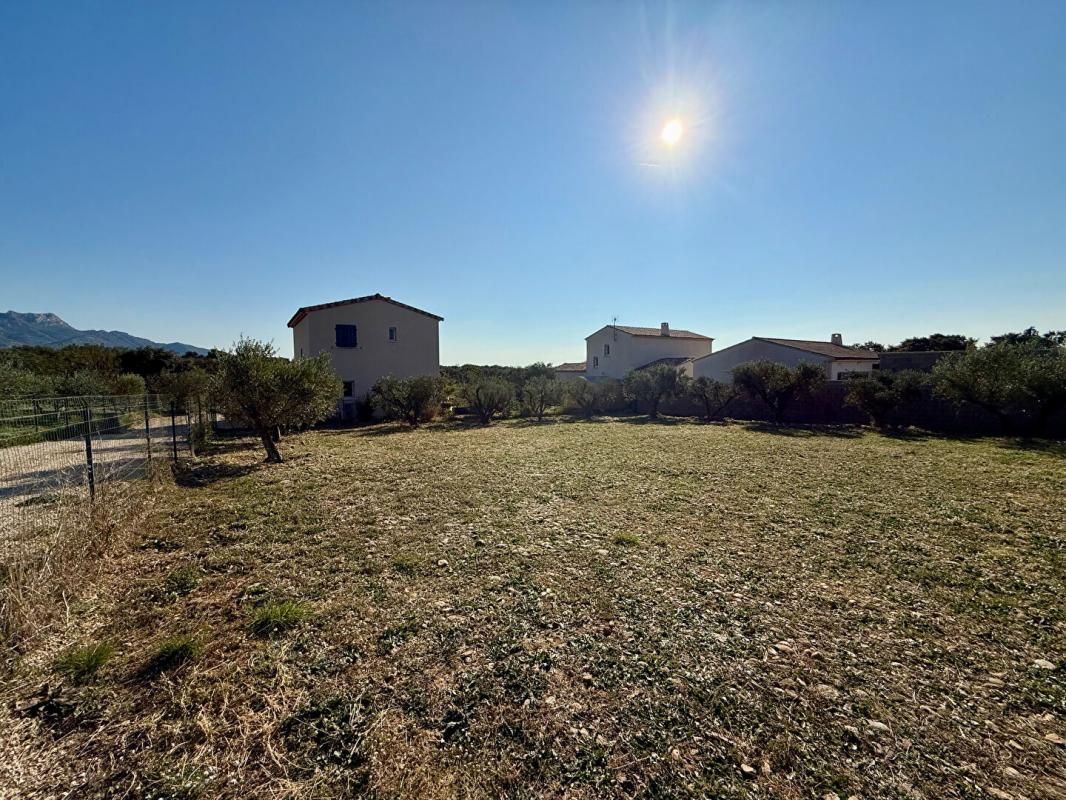 AUREILLE Exclusivité - TERRAIN 700m2 - AUREILLE 2