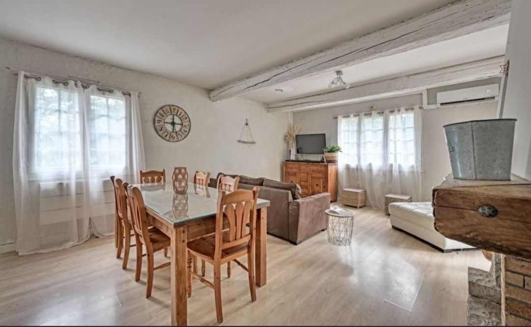 NIMES 30. GARD. NIMES. Belle maison de 145 m² avec piscine sur 1970 m² de terrain 2