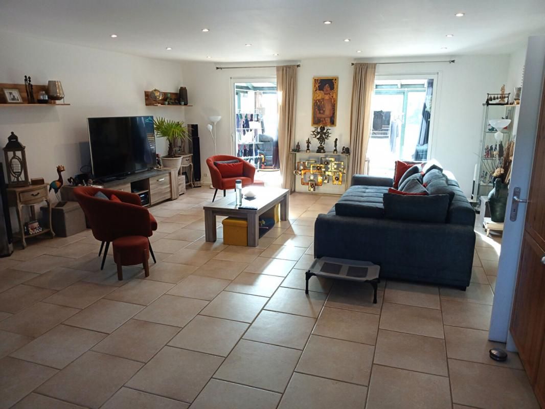 GAREOULT Villa plain-pied de 129,35m² sur 1232m² de terrain 4