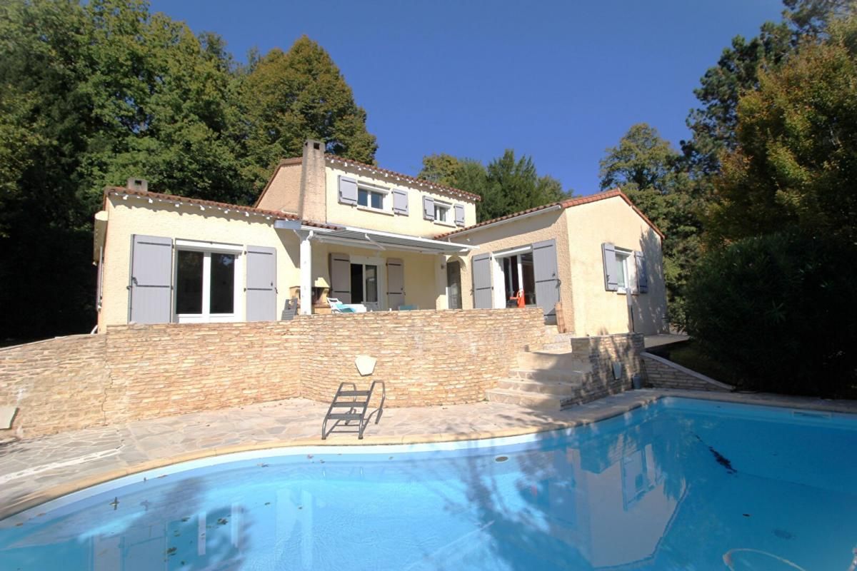 Villa Saintes 6 pièces - 4 Chambres - 133 m2
