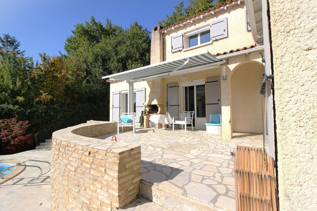 SAINTES Villa Saintes 6 pièces - 4 Chambres -  133 m2 2
