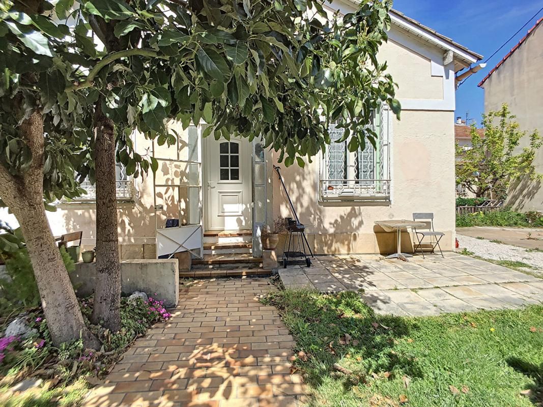 Maison de 135 m2, Avignon 4 chambres, un studio indépendant, atelier, abris voiture