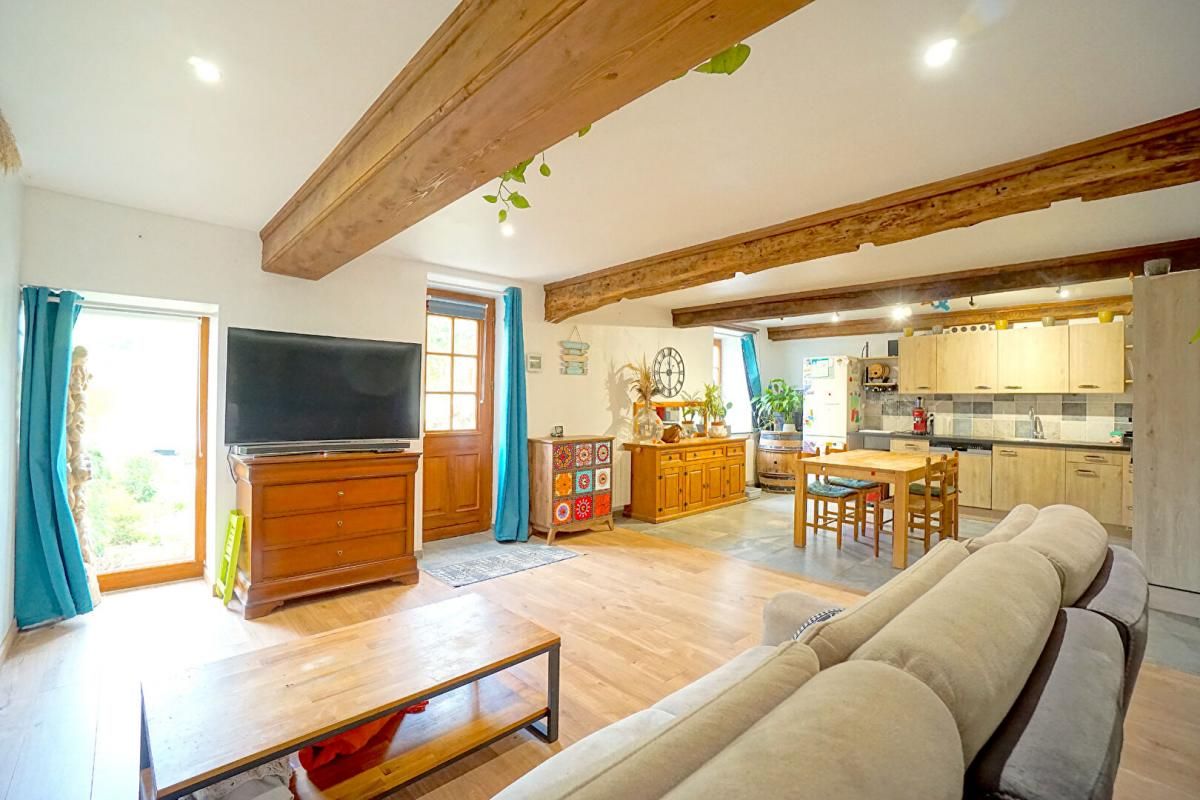 SOURCIEUX-LES-MINES SOURCIEUX-LES-MINES Maison 145 m2 sur terrain de 600m2. 4 chambres 4
