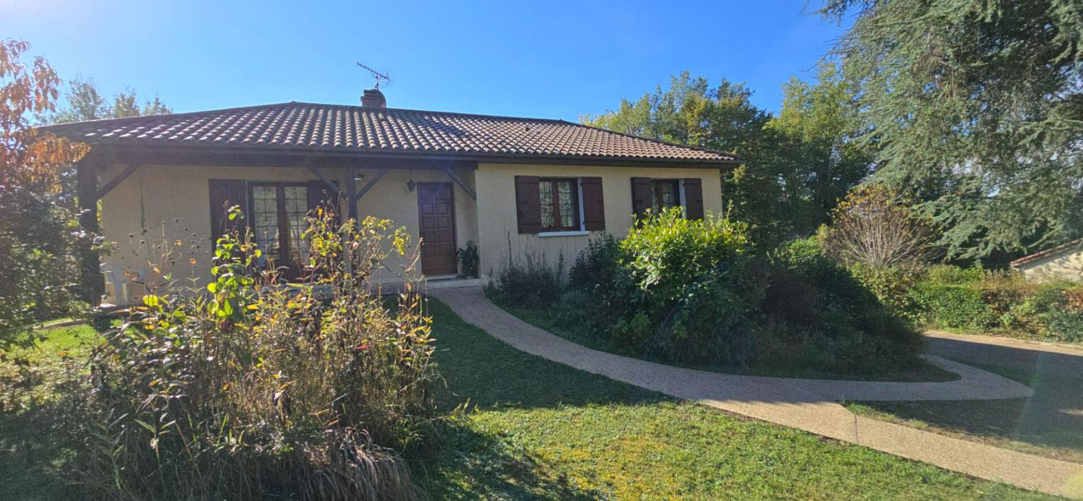 COULOUNIEIX-CHAMIERS Maison  type 6 , sur sous-sol complet, terrain  arboré de 5734 m² 2