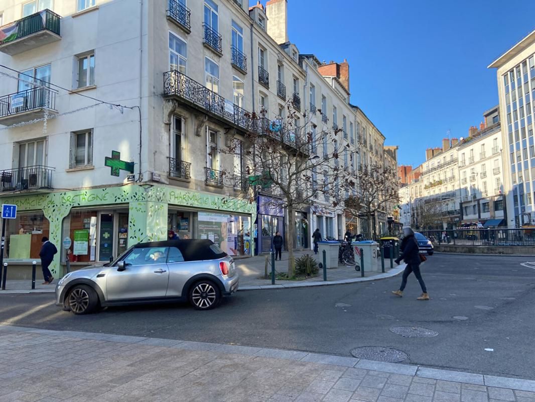 NANTES 44000 NANTES - LOCAL COMMERCIAL LIBRE 140 M² A VENDRE 4