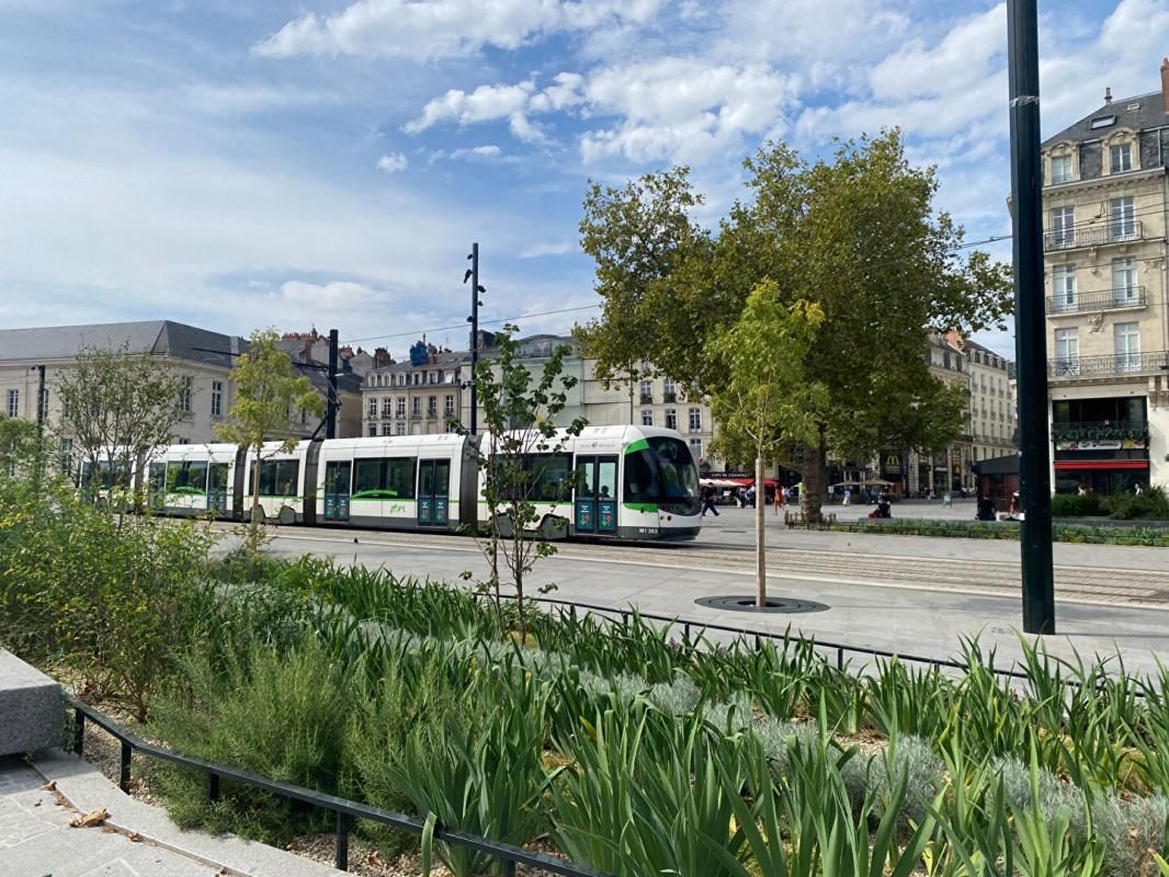 NANTES 44000 NANTES - LOCAL COMMERCIAL A LOUER 143 M² - HYPER CENTRE 2