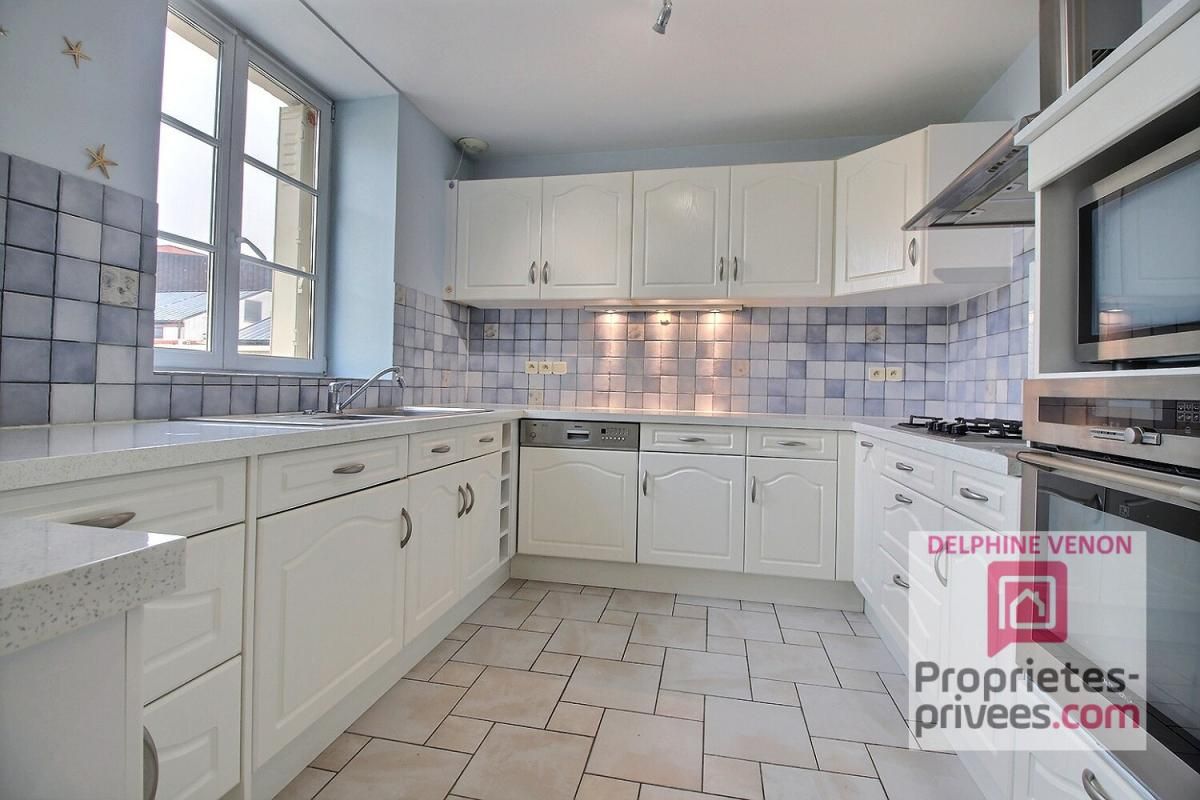 CHATEAUNEUF-SUR-LOIRE Exclusivité - Appartement T3 avec terrasse, cave et parking dans le centre ville de Châteauneuf Sur Loire 4