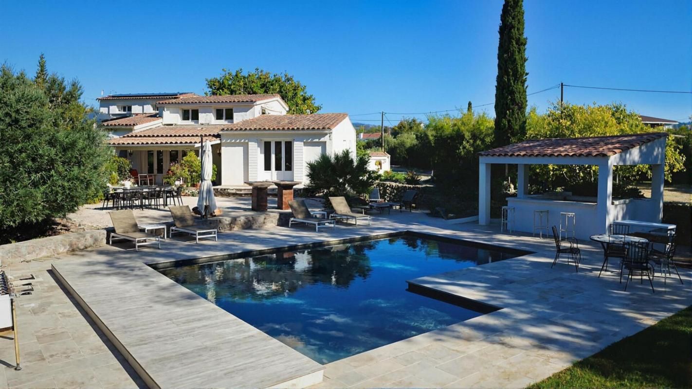 DRAGUIGNAN Authentique Mas Provençal Rénové de 274m²  Piscine Chauffée  3990m² de Jardin Paysager 3