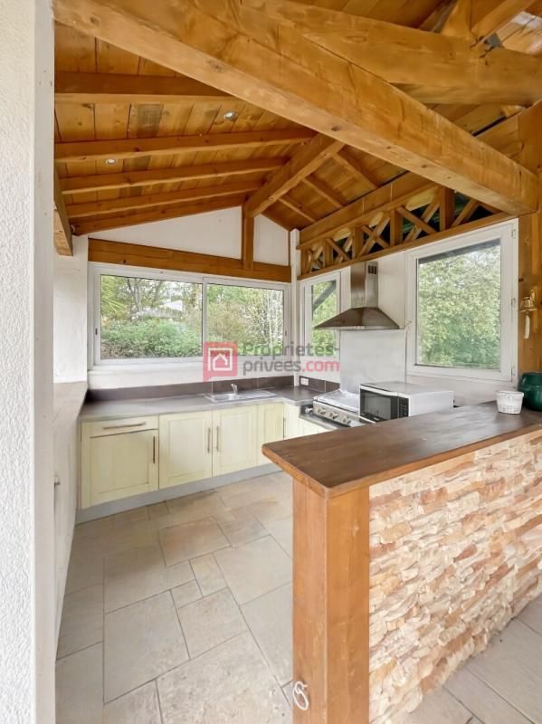 USTARITZ Maison familiale avec jardin et piscine, à proximité du bourg d'Ustaritz 4