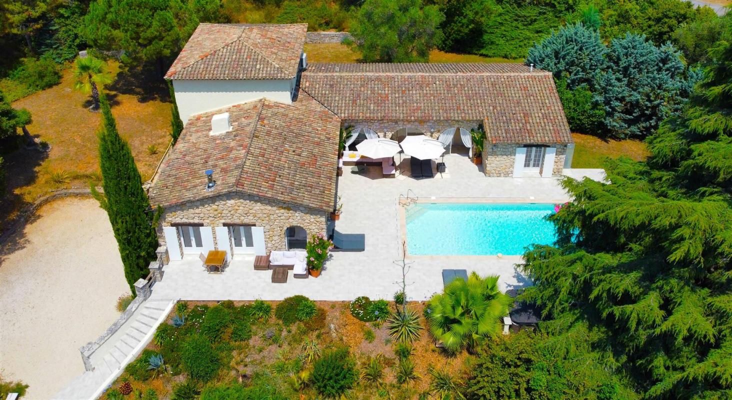 PEYMEINADE Bastide de charme 350m² quartier résidentiel 4