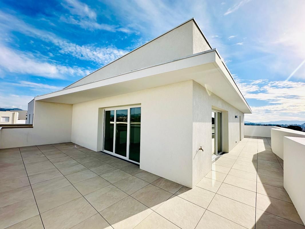 Château-Gombert (13013) - Appartement 4 pièces 101 m2 avec terrasse et deux places parking