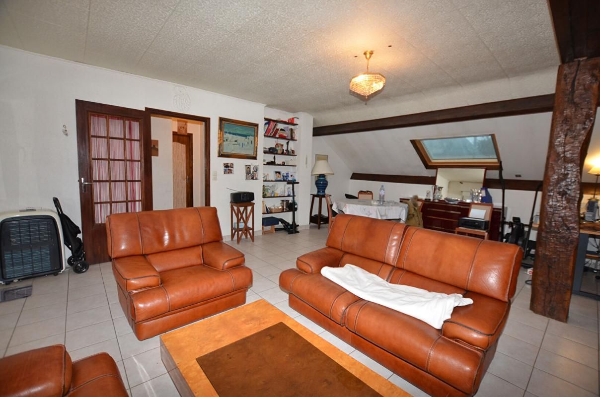 SAINTE-GENEVIEVE-DES-BOIS Maison avec 2 appartements T3 2