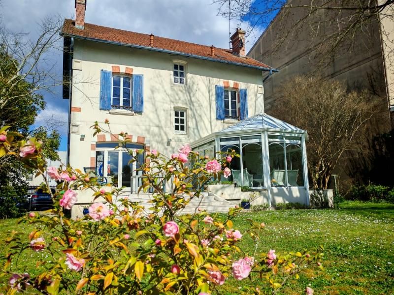 Maison de maître centre ville de DAX 8 pièce(s) 224 m2