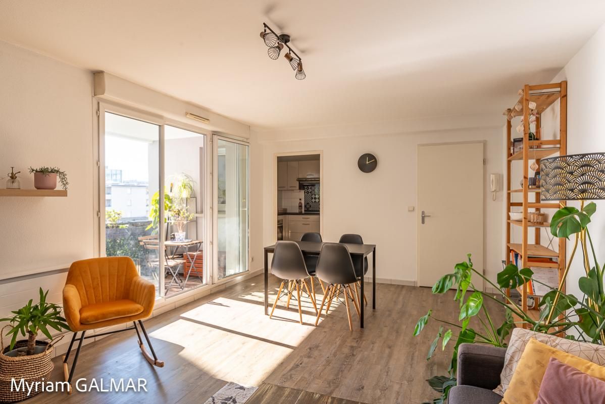 BORDEAUX Bel appartement T2 avec grande terrasse emplacement recherché à Bordeaux Bastide 2