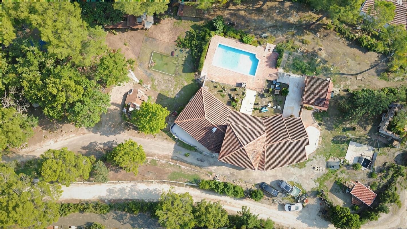DRAGUIGNAN À Draguignan Villa familiale avec logement indépendant et piscine 1